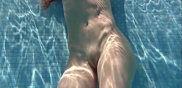  Nicole Pearl super hot and horny shaking ass in the pool